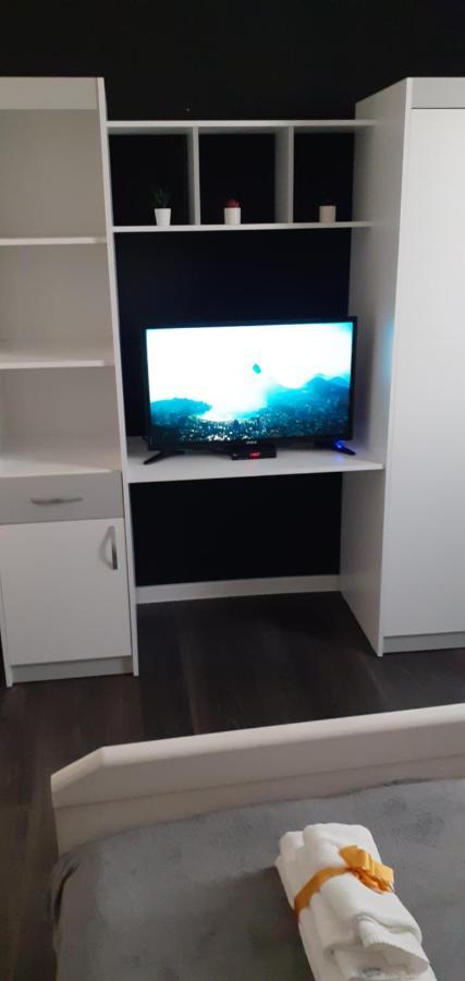 Apartman Mici Ni Buitenkant foto
